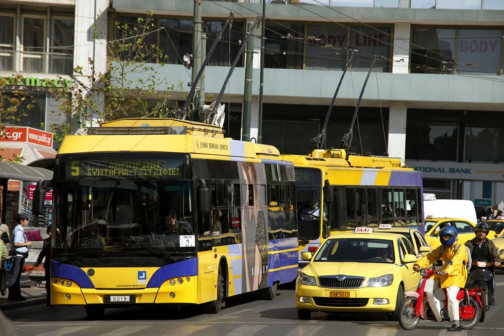 Απεργία ΑΔΕΔΥ: Παραλύει η χώρα την Πέμπτη για το εργασιακό νομοσχέδιο – Πώς θα κινηθούν τα λεωφορεία