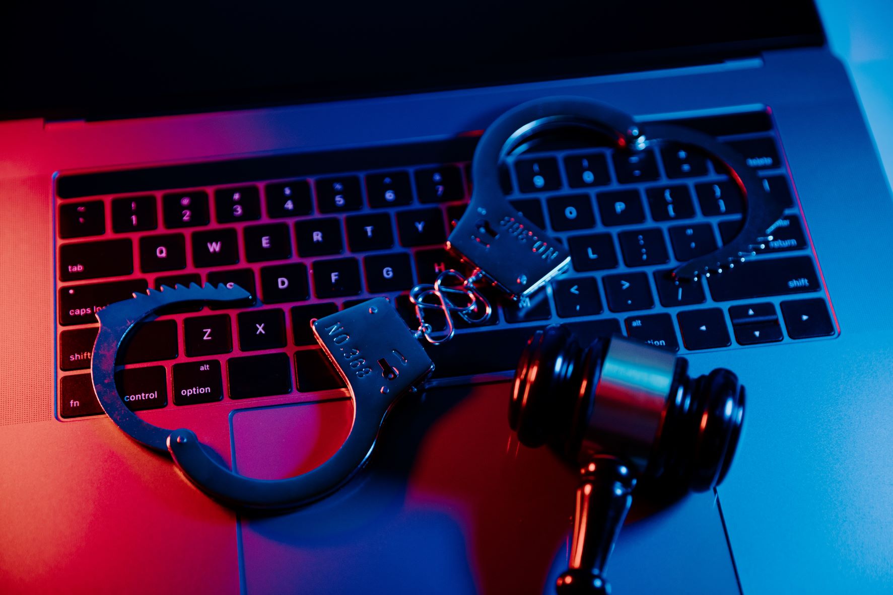 Οργάνωση-μαμούθ ξετίναξε η Δίωξη Ηλεκτρονικού Εγκλήματος – 670 τα θύματα, 6 εκατ. ευρώ τα κέρδη!