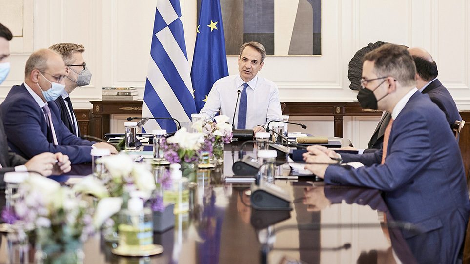 ΝΔ: Λάσπη στον ανεμιστήρα να εμφανίζεται ο σταθμάρχης ως ρουσφέτι υπουργού
