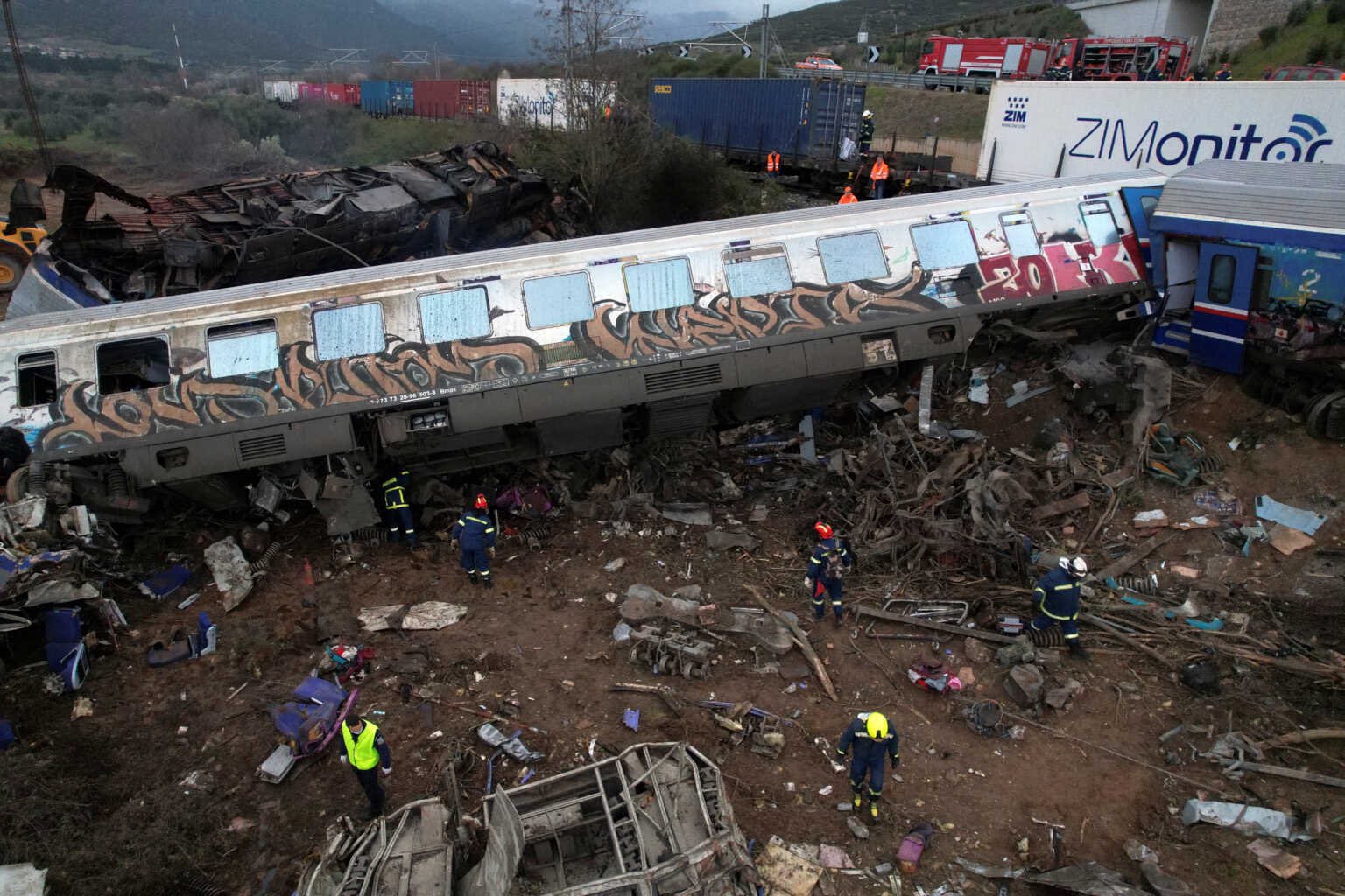 Σύγκρουση τρένων στα Τέμπη: Άμορφη μάζα οι συρμοί – Συγκλονίζουν οι μαρτυρίες επιβατών