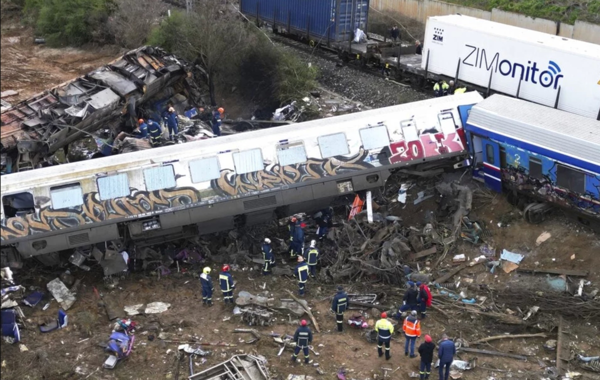 Σύγκρουση τρένων στα Τέμπη: Νεκροί όλοι οι επιβάτες του ΟΣΕ