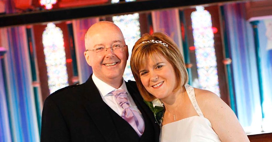 Σκωτία: Συνελήφθη ο σύζυγος της Νικολά Στέρτζον για οικονομικό σκάνδαλο