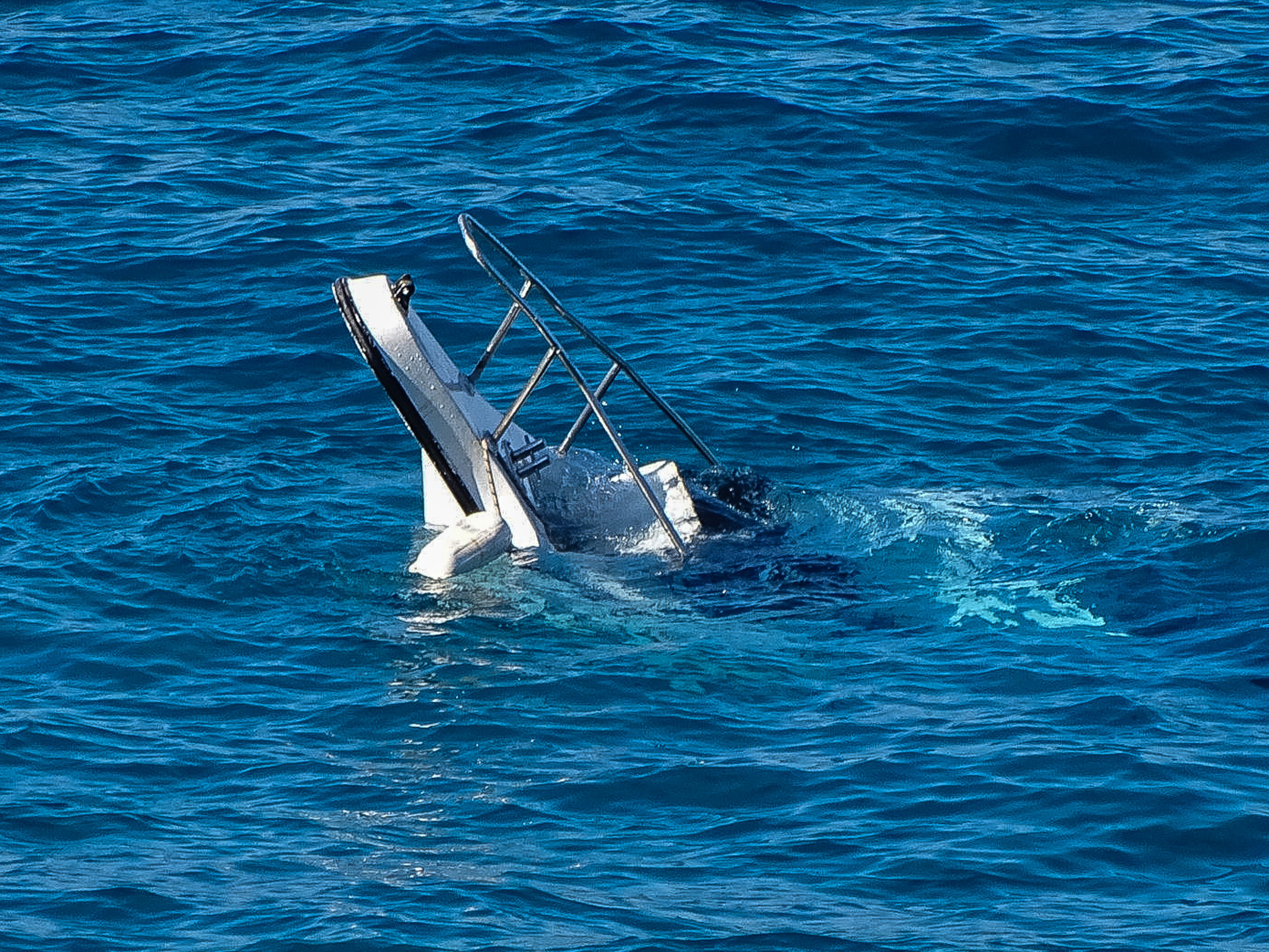 Τουλάχιστον 11 νεκροί και 9 αγνοούμενοι μετά το ναυάγιο ταχύπλοου σκάφους