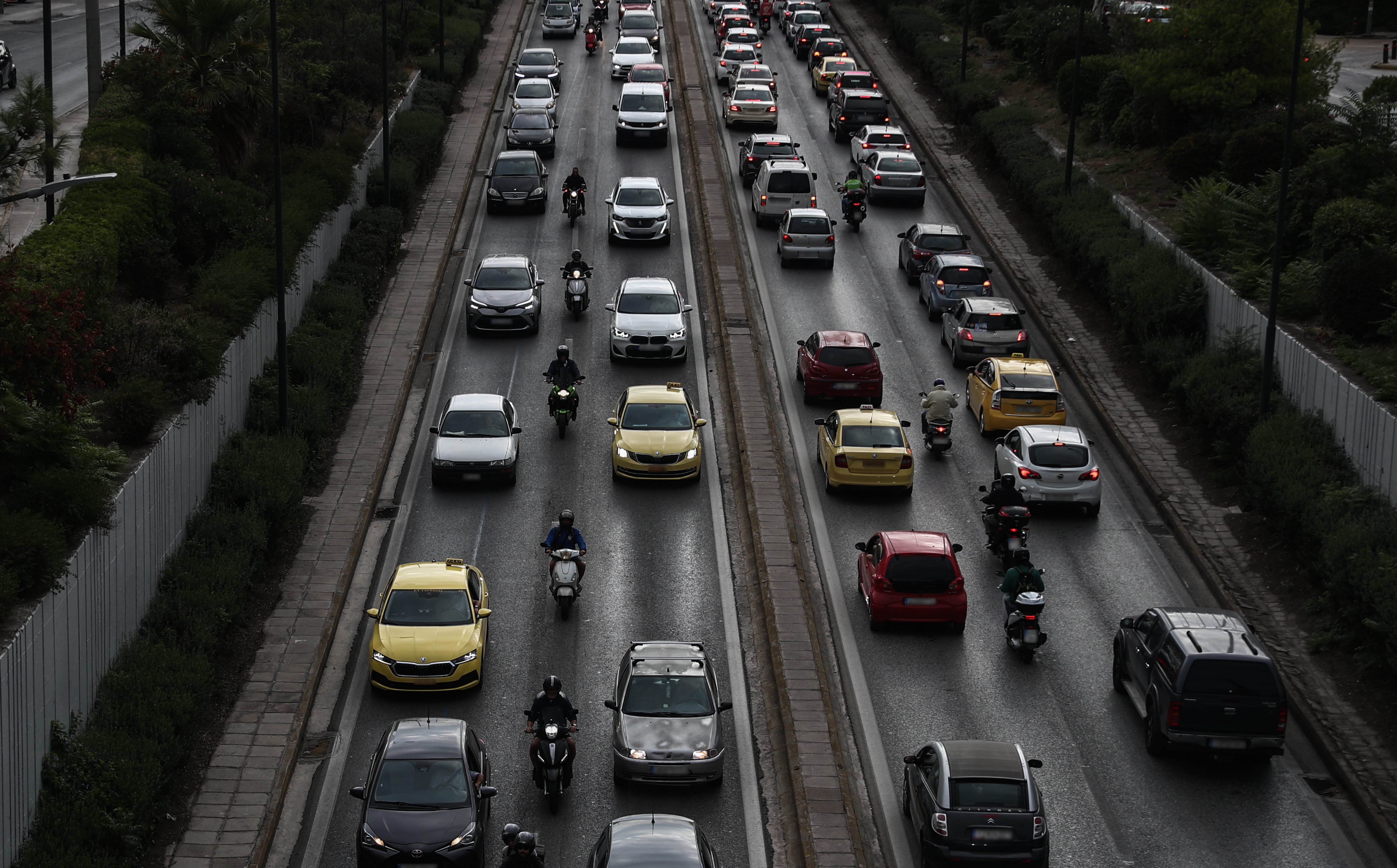 Κυκλοφοριακό χάος στους δρόμους της Αθήνας