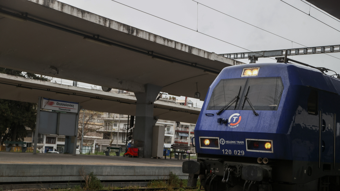 Καταγγελίες επιβατών: Το Intercity έμεινε από ρεύμα πριν τη Λάρισα