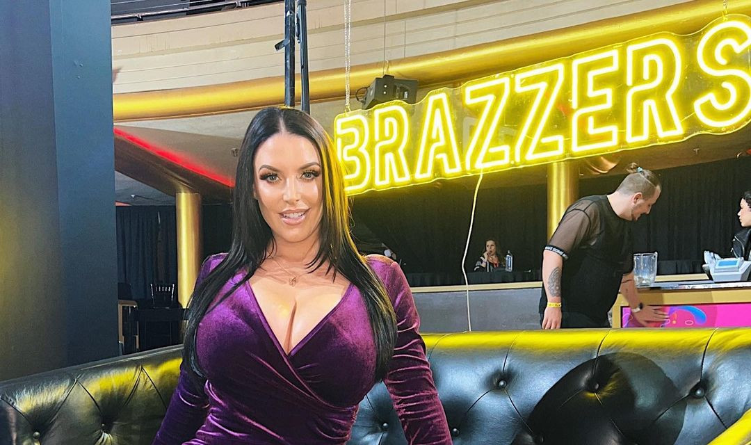 Angela White: Η πασίγνωστη πορνοστάρ αποκαλύπτει ότι το μεγαλύτερο σε διάρκεια σεξ της κράτησε όσο το Ben Hur επί 2