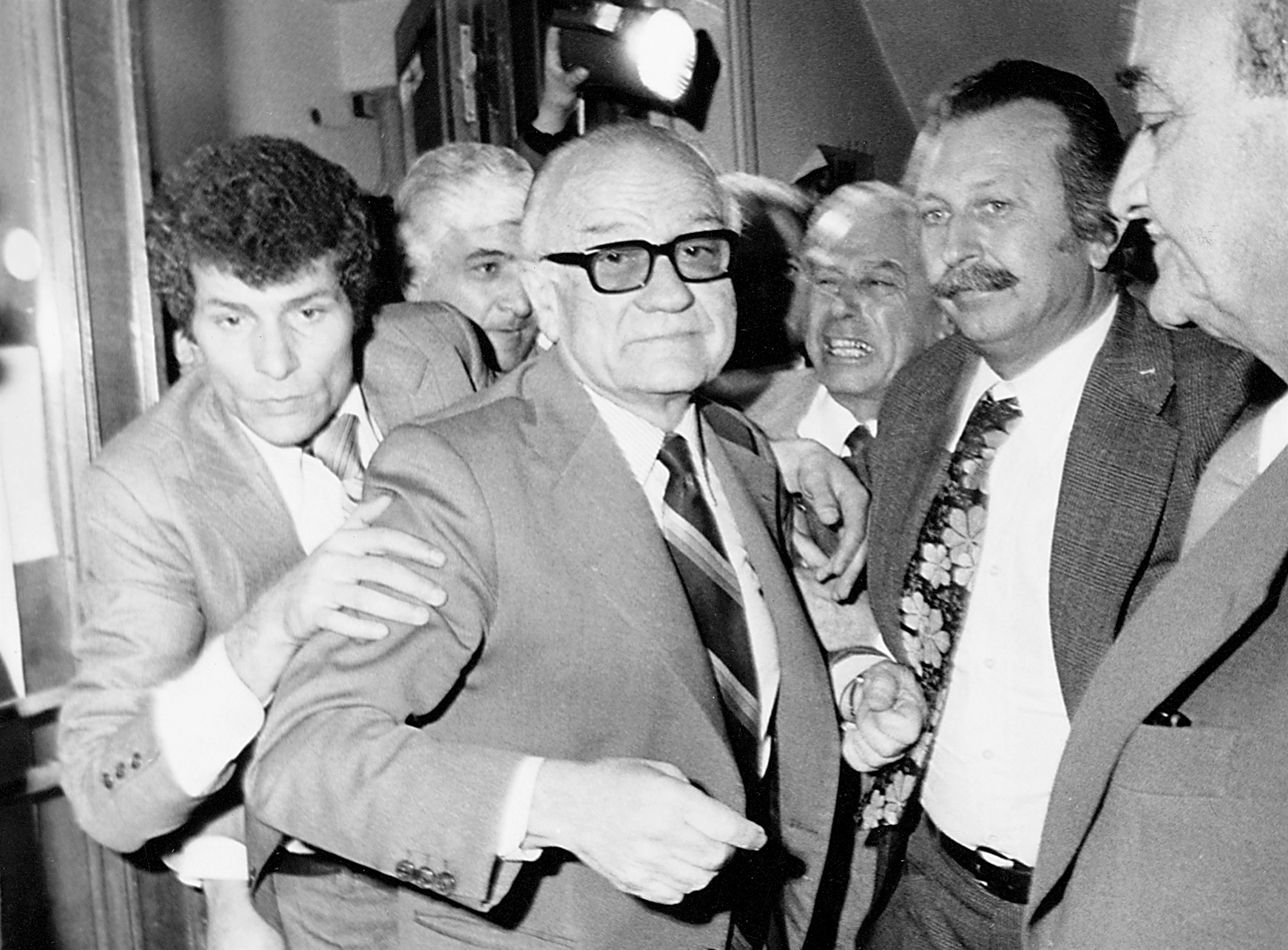 Η ιστορία των εκλογών #17 Η νίκη… παραίτηση Καραμανλή και ο διπλασιασμός του ΠΑΣΟΚ Η ιστορία των εκλογών