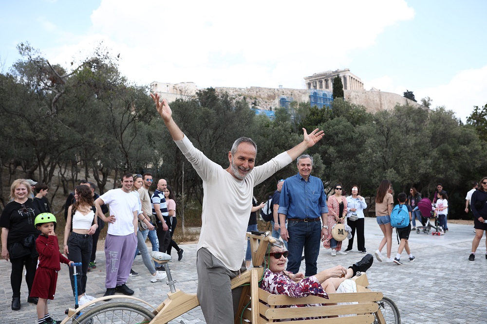 Με ποδήλατα στην Πνύκα η πρώτη συγκέντρωση του κόμματος «ΕΥ»