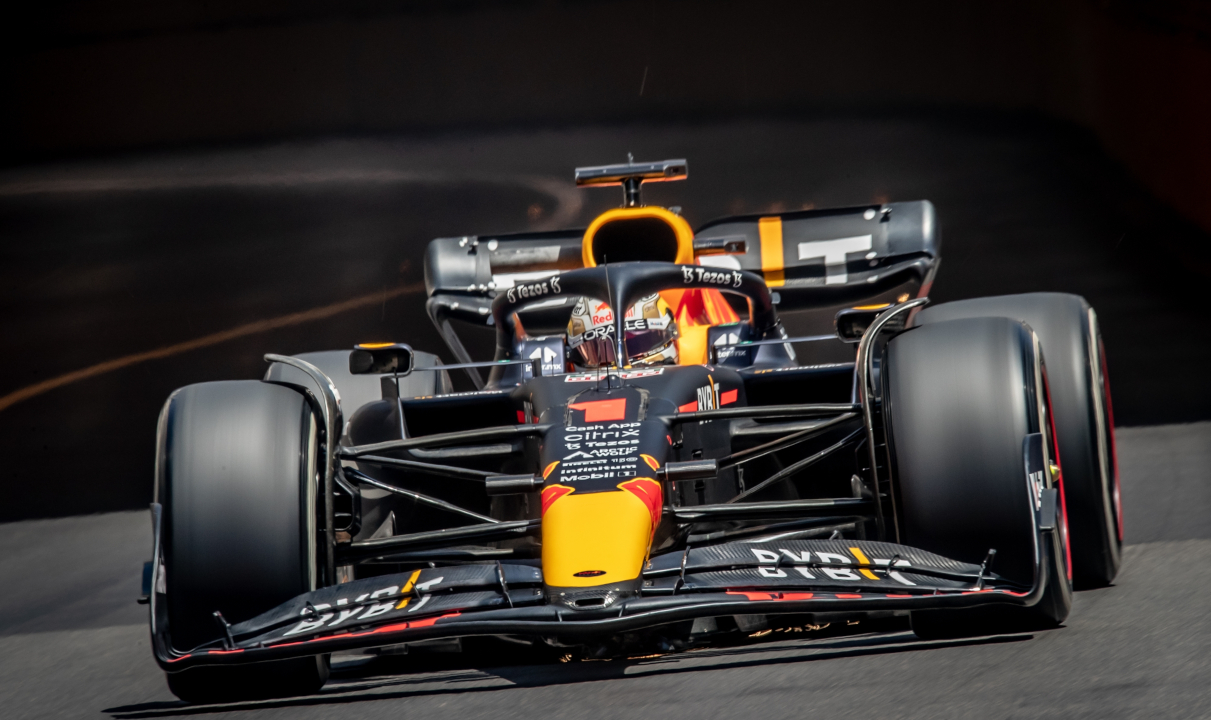 Formula 1: Μέχρι τέλους στη Mercedes ο Lewis Hamilton