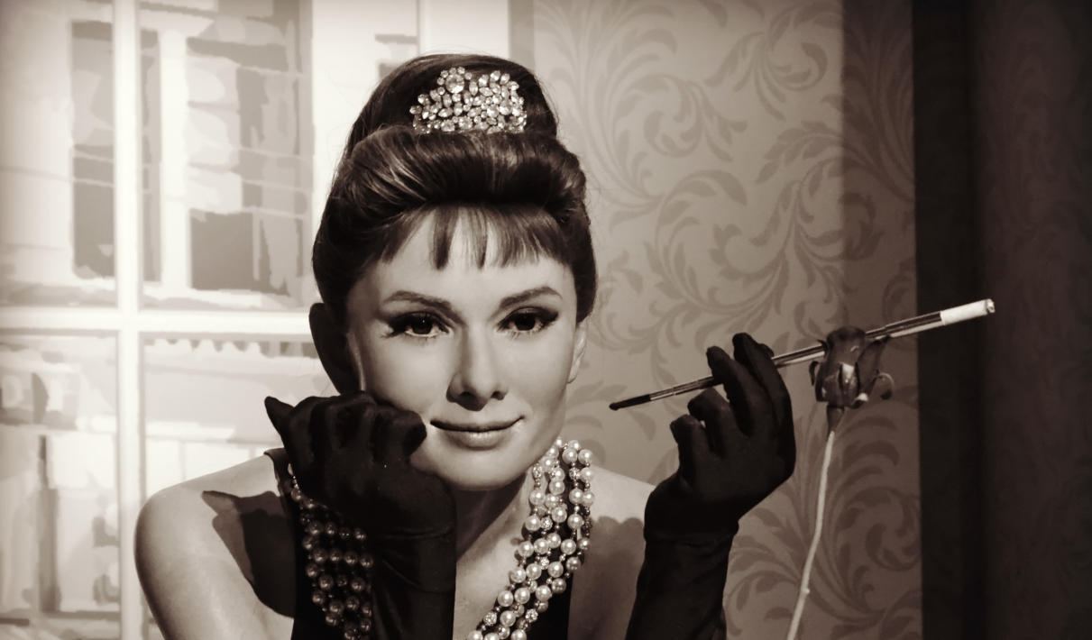 Hepburn Bangs: Οι πιο trendy αφέλειες που μπορείς να κάνεις στα μαλλιά σου!