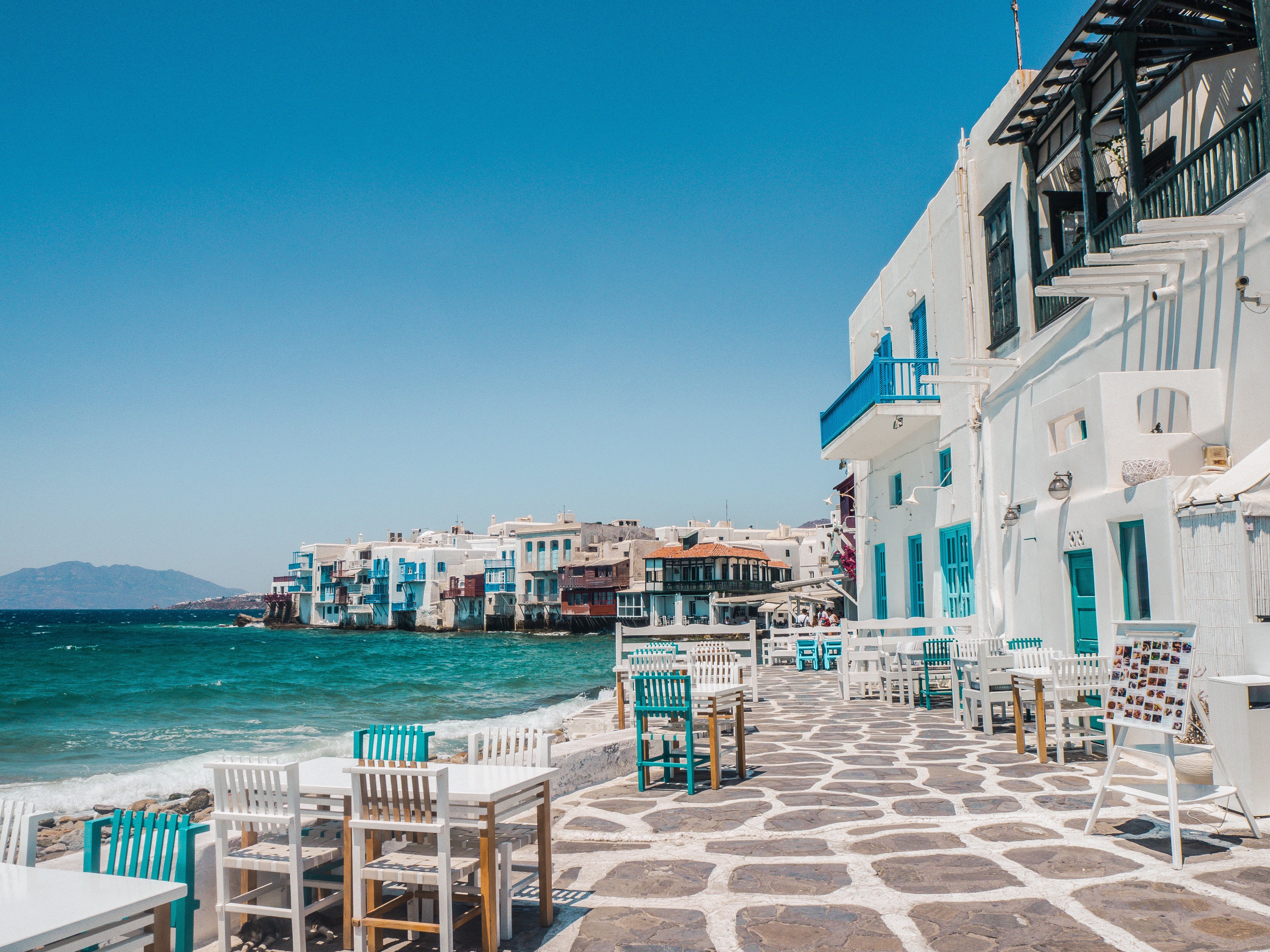 Οι καλύτερες παραλίες για το 2023 στην Ελλάδα σύμφωνα με τη γαλλική Vogue
