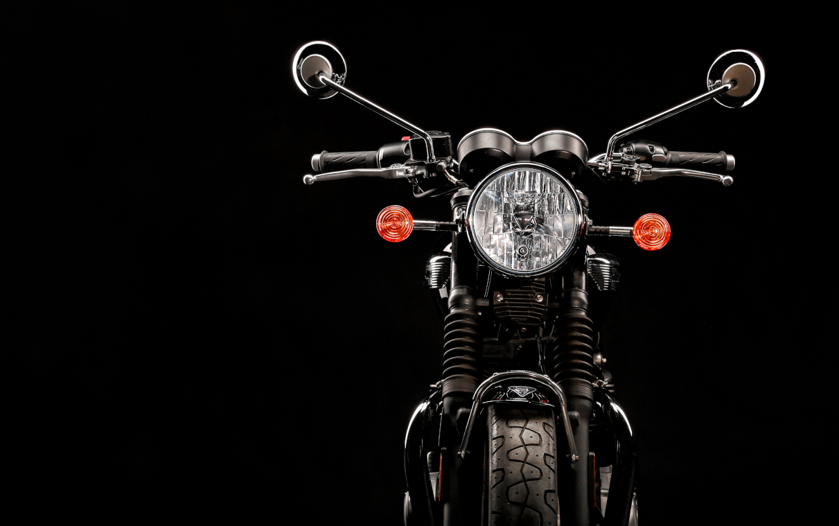 Νέα Triumph Bonneville Black DGR Limited Edition