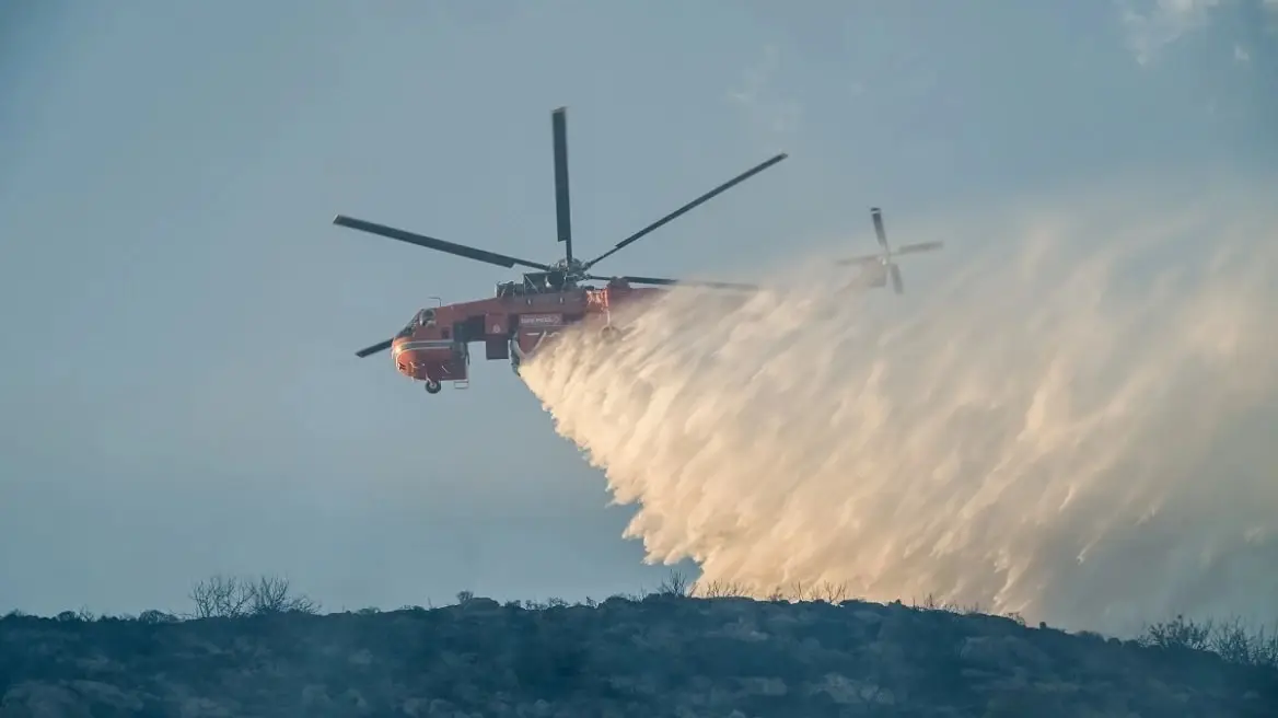 Σε επιφυλακή και σήμερα η πυροσβεστική – Ποιες περιοχές είναι στο «κόκκινο»