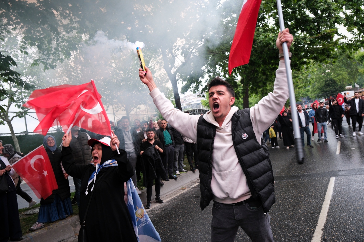 Τουρκικές εκλογές: Τρίτη επανεκλογή Ερντογάν – «Μέχρι τον θάνατο μαζί, μπάι μπάι Κεμάλ» είπε στη νικητήρια ομιλία του