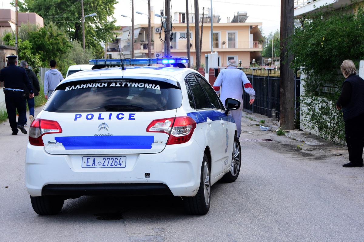 Νέα γυναικοκτονία στη Θεσσαλονίκη: Αστυνομικός σκότωσε την πρώην σύζυγό του και αυτοκτόνησε (vid)