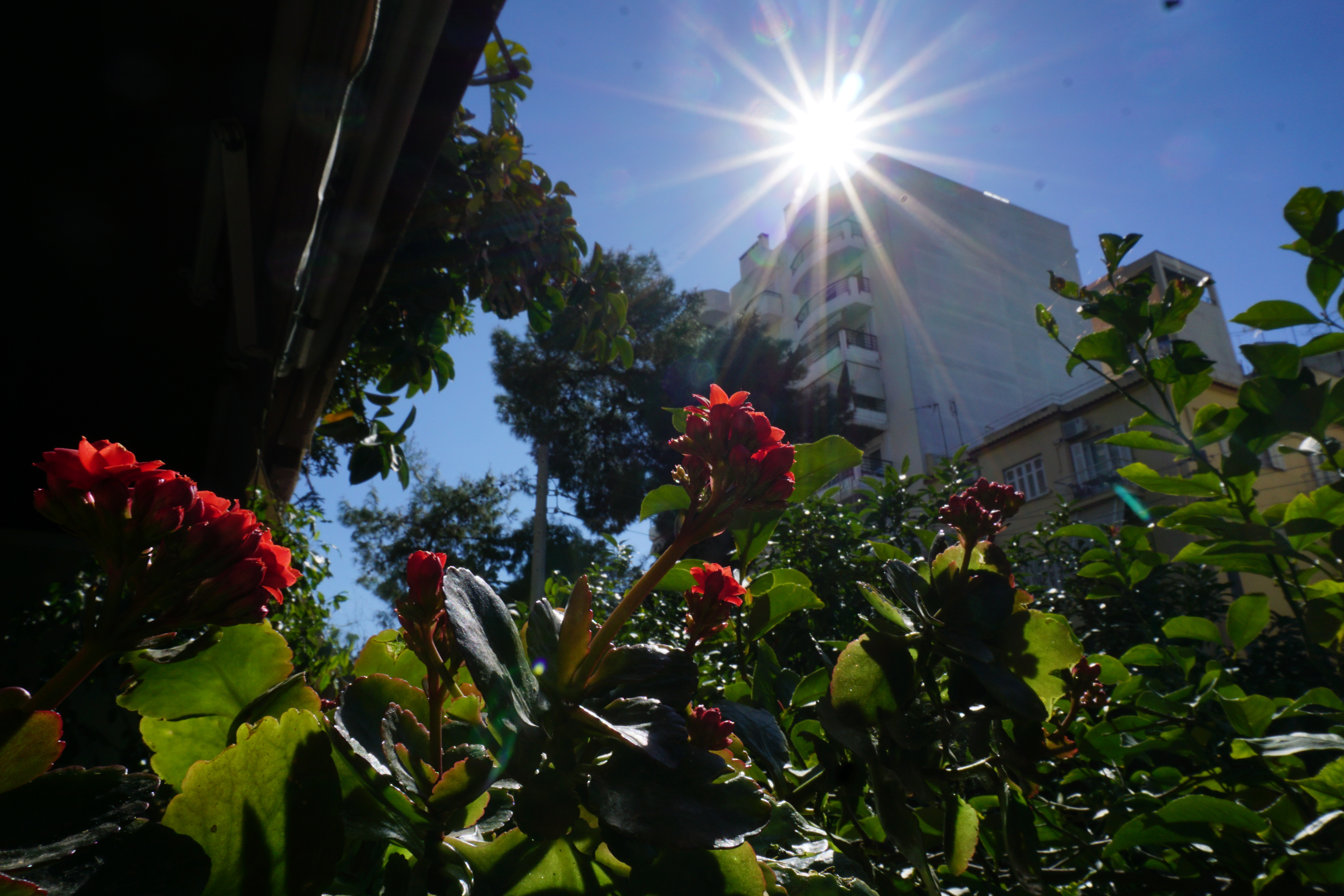 Αίθριος καιρός την Παρασκευή με θερμοκρασίες μέχρι και 32 βαθμούς