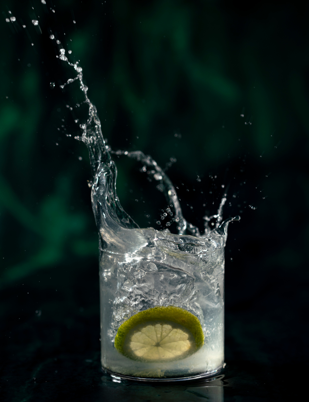 Στο Avra Bar του Four Seasons Astir Palace Hotel βρήκαμε το καλύτερο negroni της Αθήνας