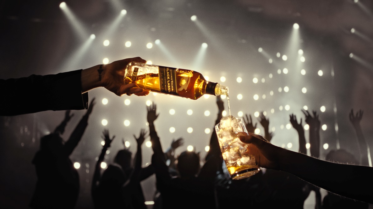 Τα Johnnie Walker Highballs συνοδεύουν τις νύχτες μας… από το τώρα στο τώρα και από το μαζί στο μαζί