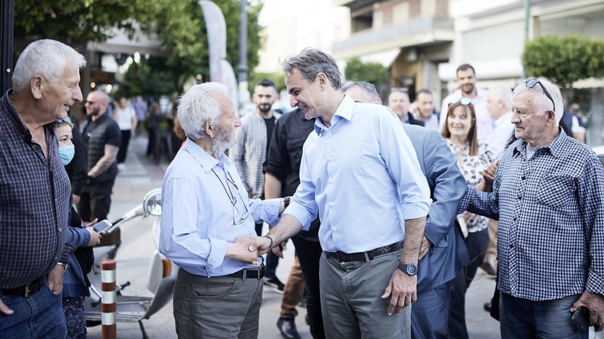 «Γαλάζιος» συναγερμός με στόχο την αυτοδυναμία