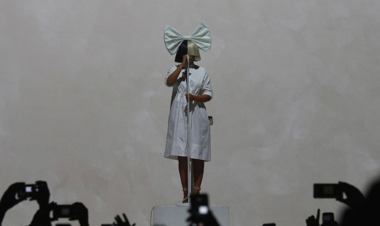 Sia: Αποκάλυψε πως βρίσκεται στο φάσμα του αυτισμού