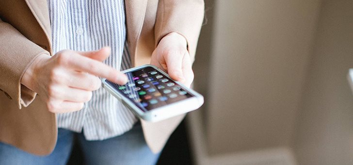 Κινητό τηλέφωνο αγόρασε 1 στους 2 Έλληνες τον τελευταίο χρόνο