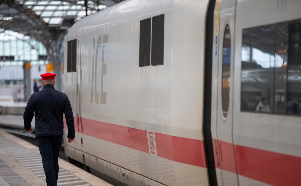 Γερμανία: Σιδηροδρομικό δυστύχημα με δύο νεκρούς και πέντε τραυματίες – Τρένο έπεσε πάνω σε εργαζόμενους
