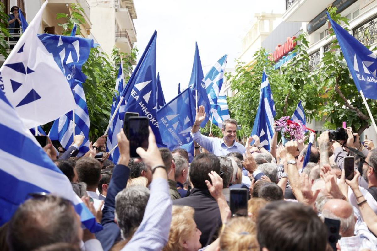 Μητσοτάκης για Τσίπρα: «Από το “Πρόεδρε έλα με φόρα” στο “Πρόεδρε έλα με φόρους”» (pics)