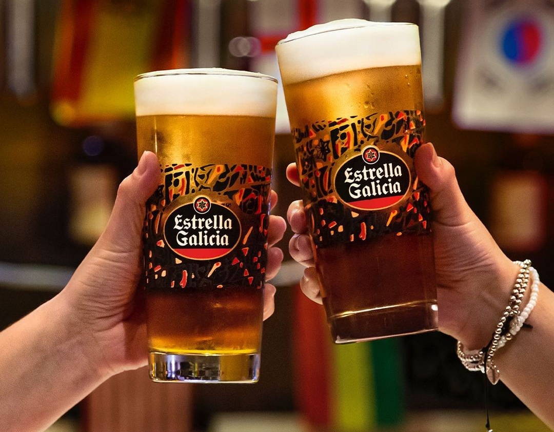 H Estrella Galicia, η Νο1 μπύρα στην Ισπανία, καλωσορίζει το καλοκαίρι