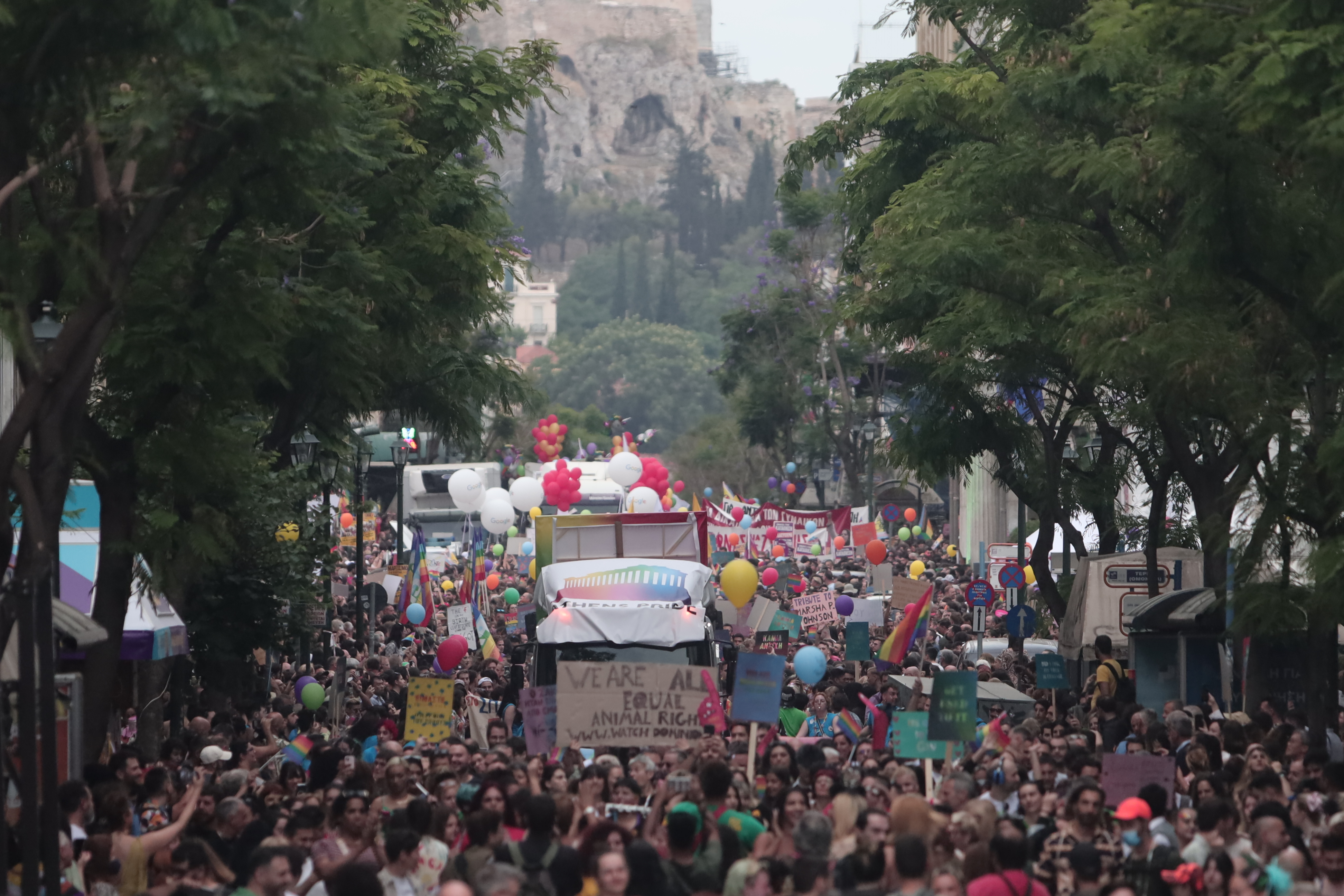 Athens Pride 2023: Πλημμύρισε κόσμο η πλατεία Κοτζιά