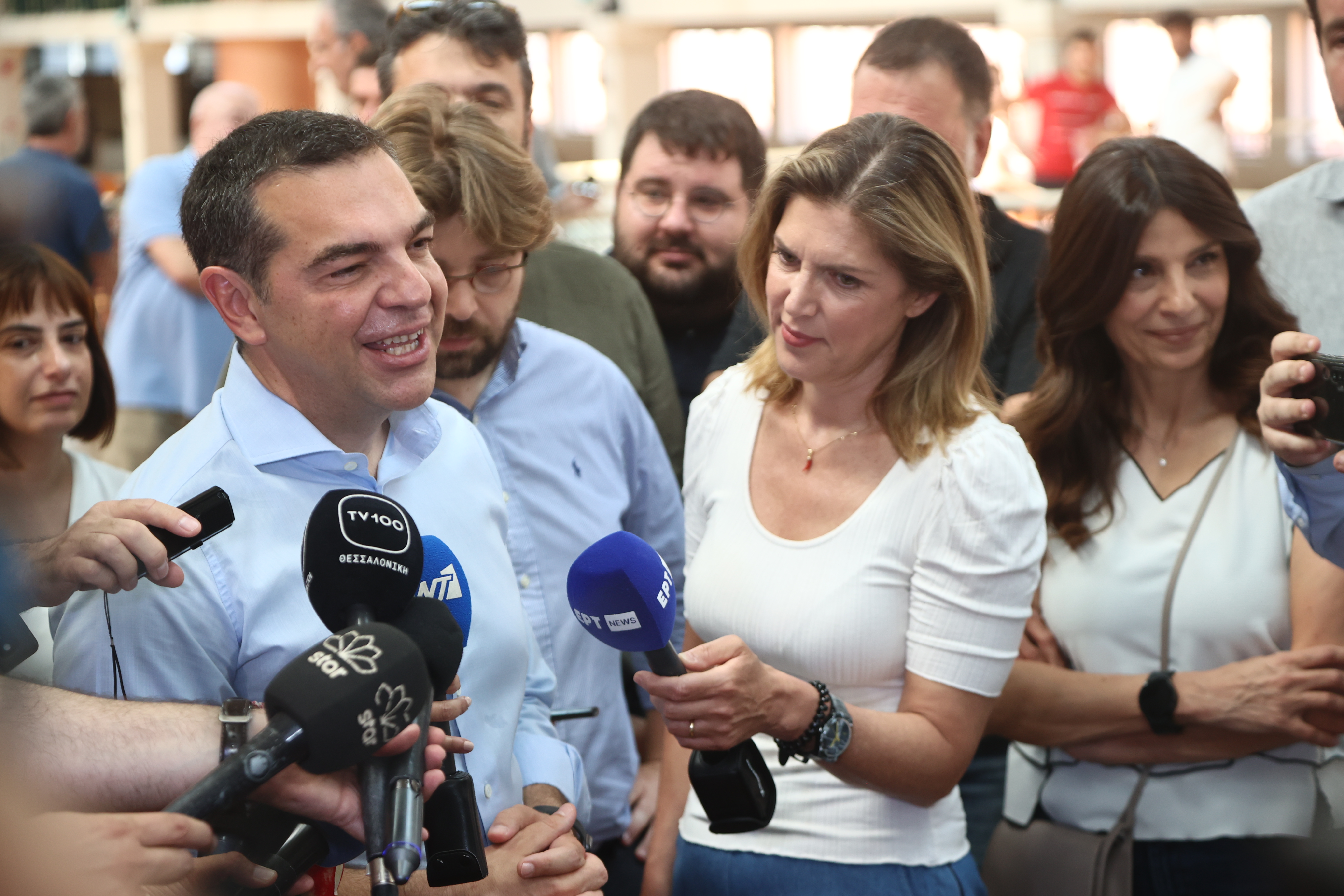 Τσίπρας: Τα αλλάζει όλα στο ΣΥΡΙΖΑ
