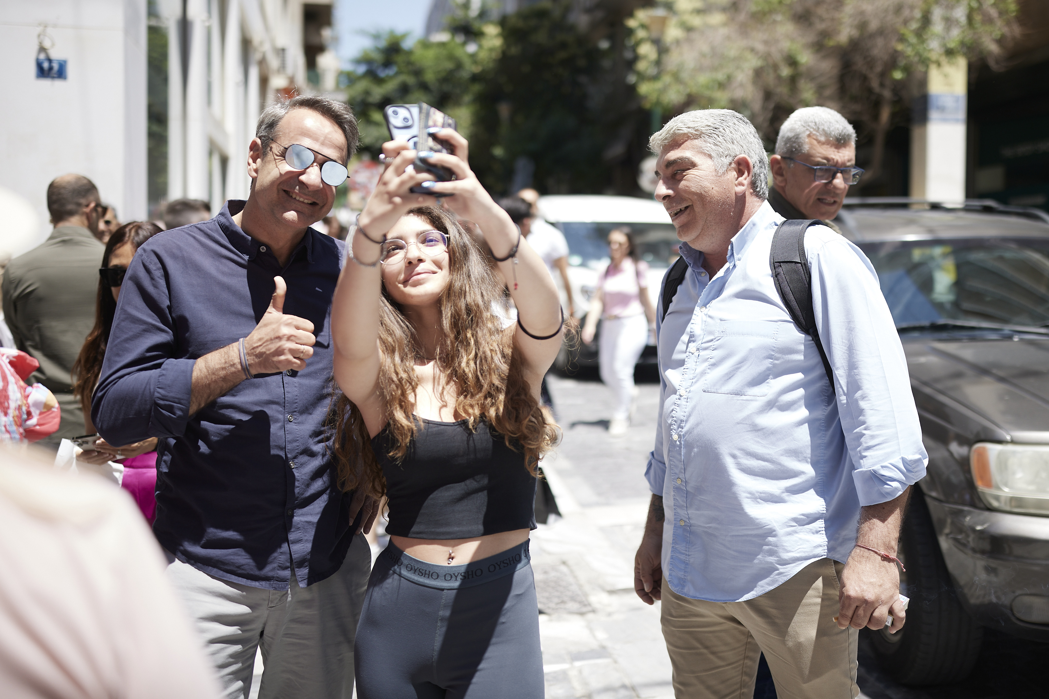 Για καφέ με δημοσιογράφους στο κέντρο της Αθήνας ο Κυριάκος Μητσοτάκης Κυριάκος Μητσοτάκης