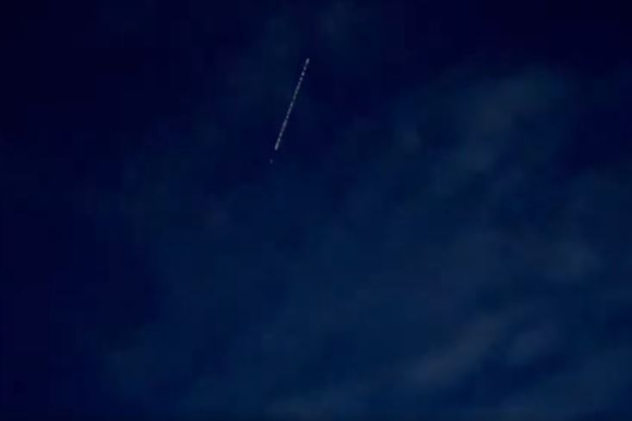 Ορατοί στην Κέρκυρα οι δορυφόροι του Έλον Μασκ – Γέμισε… κουκίδες ο ουρανός