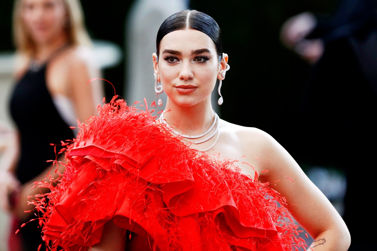 Dua Lipa: Η τραγουδίστρια είναι αντιμέτωπη και με 3η μήνυση για το «Levitating»