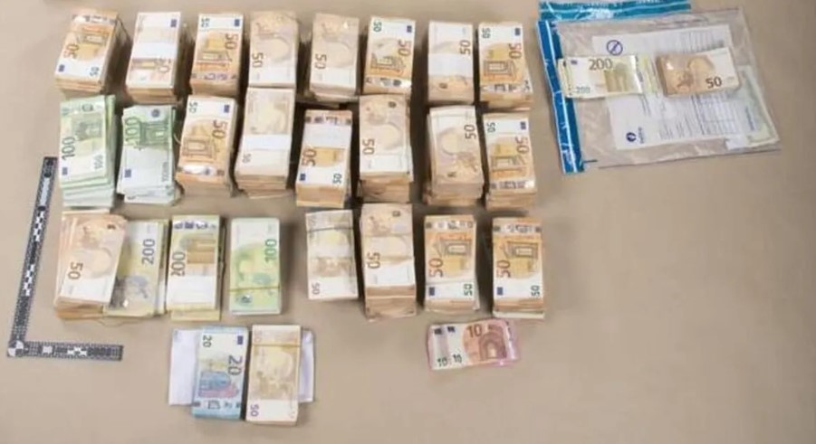 Qatargate: Πάνω από 280.000 ευρώ στο σπίτι του γιου της ευρωβουλευτή Μαρί Αρενά