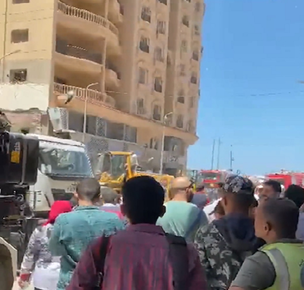 Αίγυπτος: Τουλάχιστον 10 νεκροί και 5 αγνοούμενοι από την κατάρρευση πολυκατοικίας στην Αλεξάνδρεια