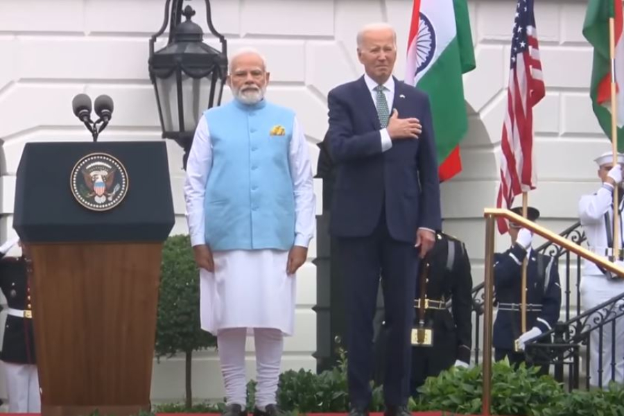 Άλλα αντί άλλων από τον Μπάιντεν – Μπέρδεψε τον εθνικό ύμνο της Ινδίας με αυτόν των ΗΠΑ