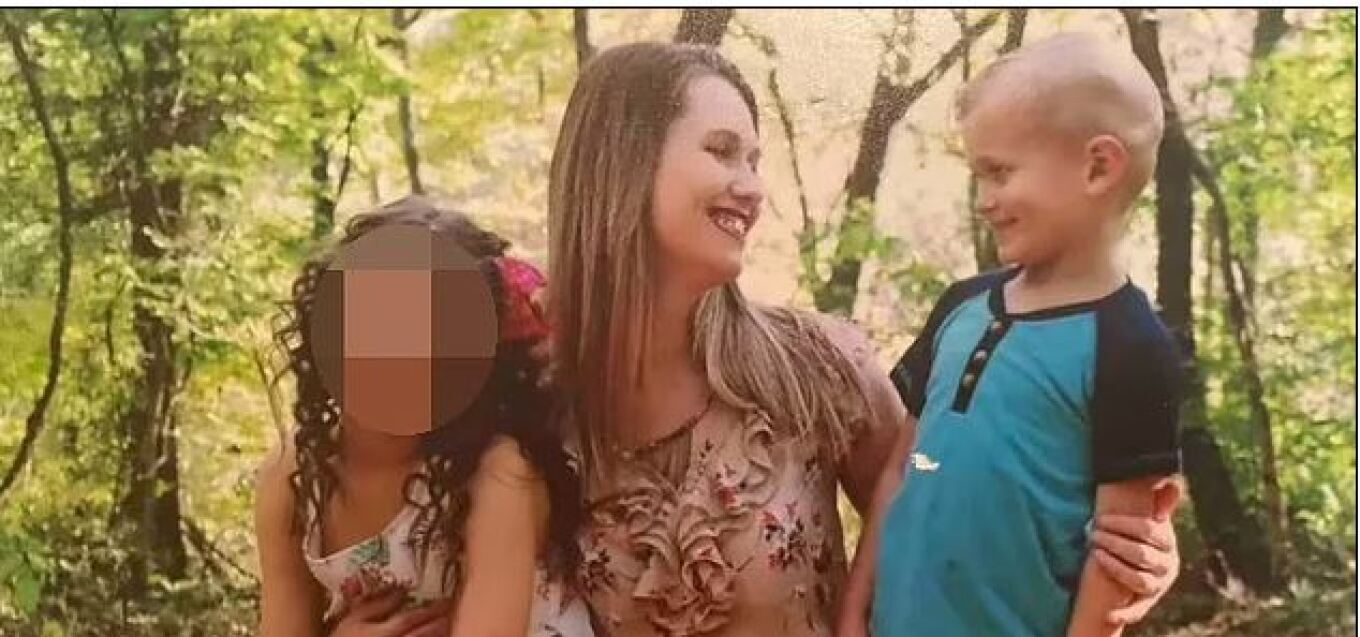 «Ήταν κάτι δαιμονικό» - Η στιγμή που 12χρονη συλλαμβάνεται για τη δολοφονία του 9χρονου αδελφού της με μαχαίρι (vid) μαχαίρι