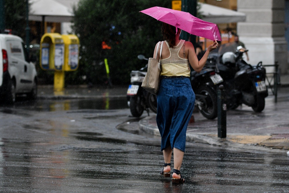 Καιρός: Φθινόπωρο από το Σαββατοκύριακο με καταιγίδες σε όλη τη χώρα