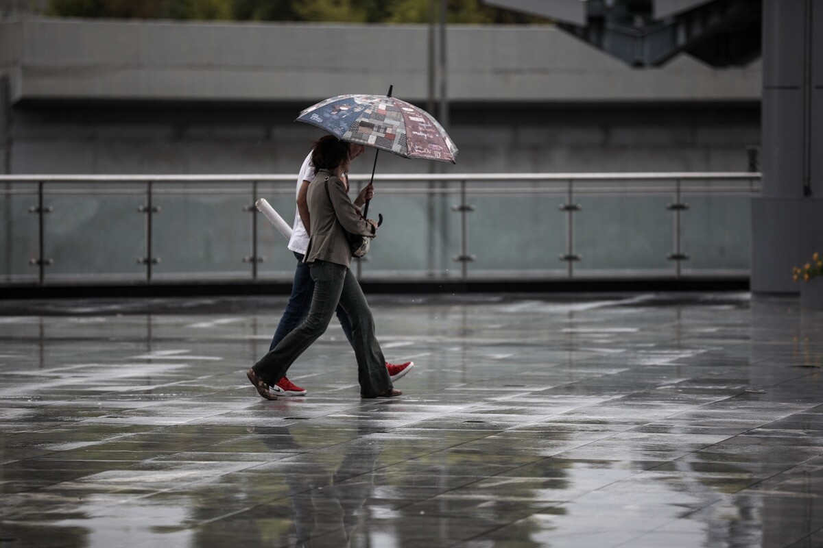 Καιρός: Βροχές την Τετάρτη με μικρή πτώση της θερμοκρασίας