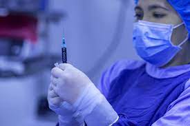 Κορονοϊός: Η BioNTech αντιμέτωπη με την πρώτη αγωγή για παρενέργειες του εμβολίου