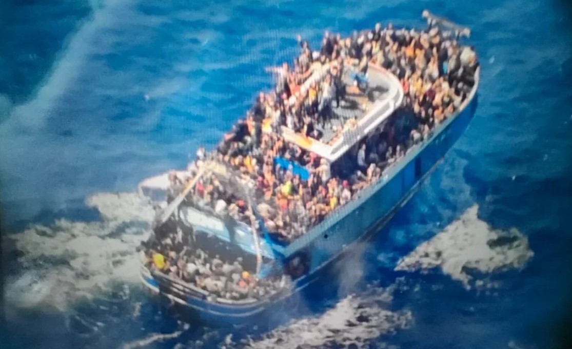 Πύλος: Προφυλακίστηκαν οι εννέα συλληφθέντες – Αρνούνται τις κατηγορίες για το τραγικό ναυάγιο