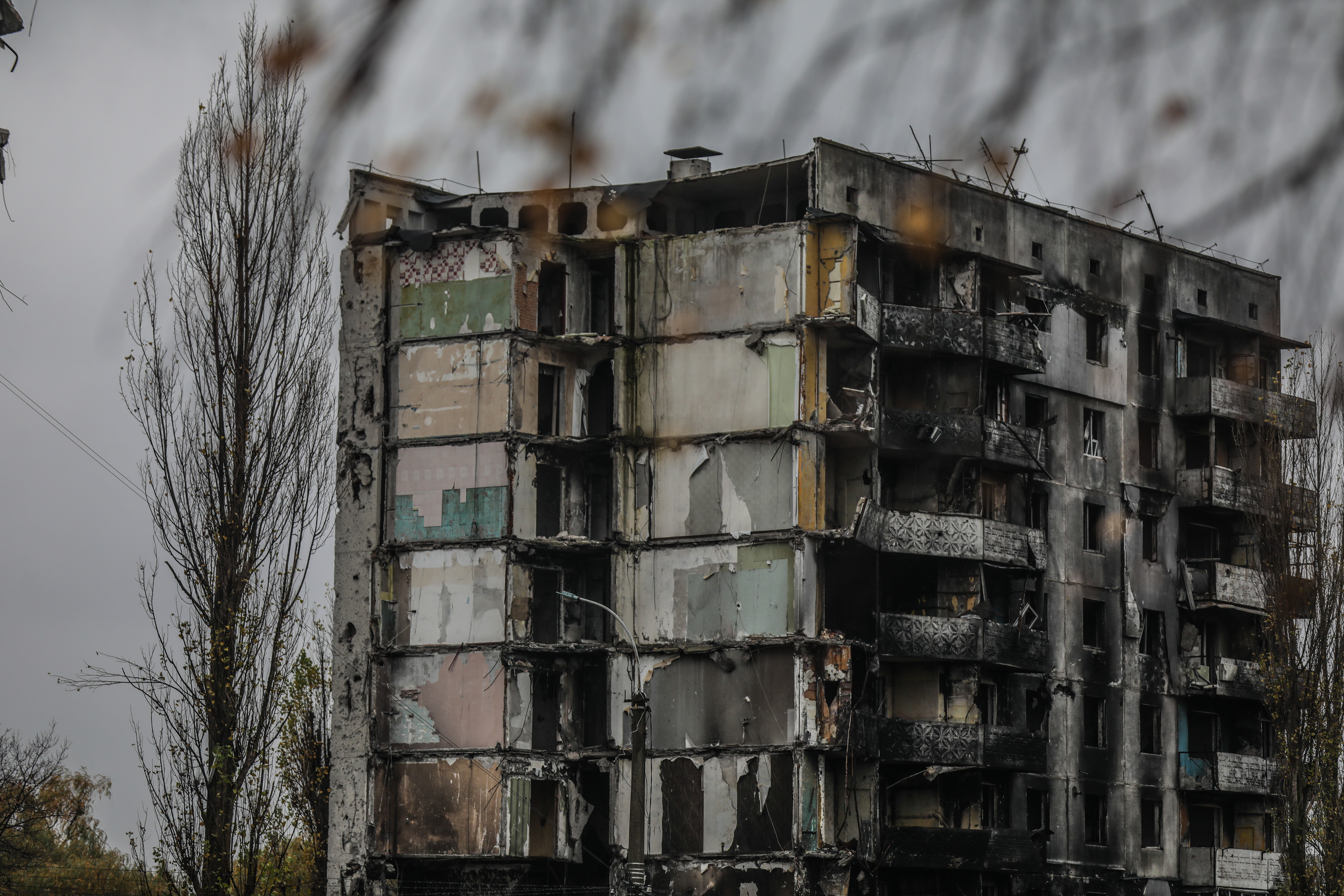 Ουκρανία: Η επίθεση σε κέντρο ανθρωπιστικής βοήθειας στην Ορίχιβ «έγκλημα πολέμου»