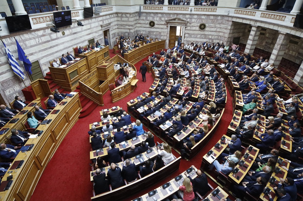 Βουλή: Ψηφίστηκε με 158 «ναι» το νέο φορολογικό νομοσχέδιο