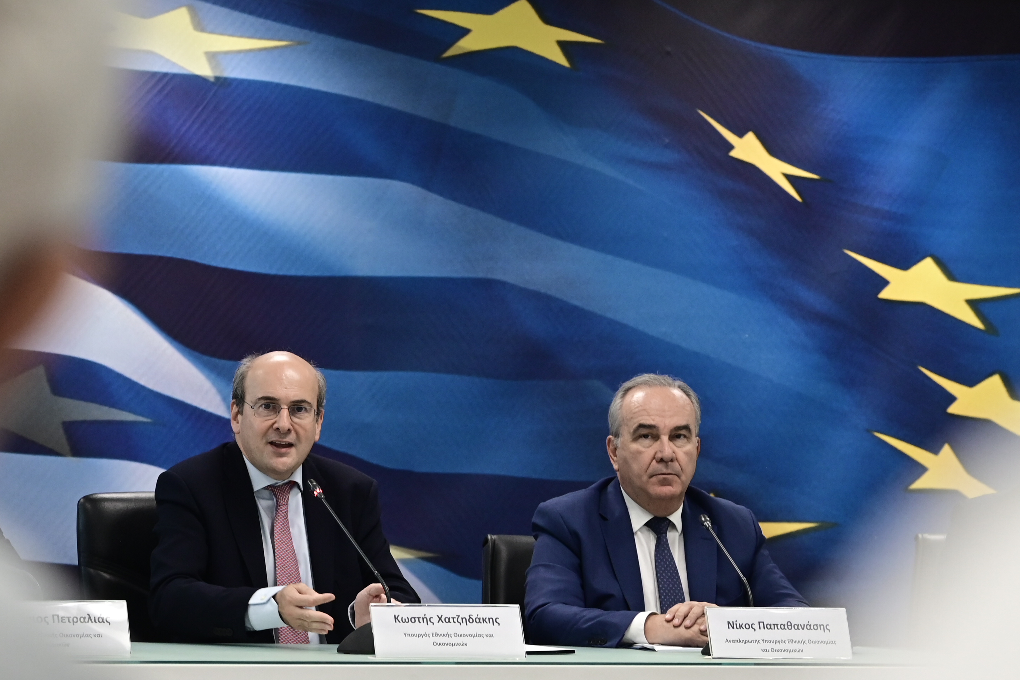 Νέο οικονομικό νομοσχέδιο: Παράταση του market pass ως τον Οκτώβριο - Οριζόντια αύξηση €70 στους δημοσίους υπαλλήλους Χατζηδάκης