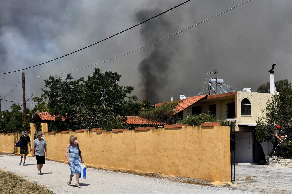 Βασιλακόπουλος: Μάσκα σε όσους είναι κοντά σε πυρκαγιές – Πώς θα προστατευτούν οι ευπαθείς ομάδες