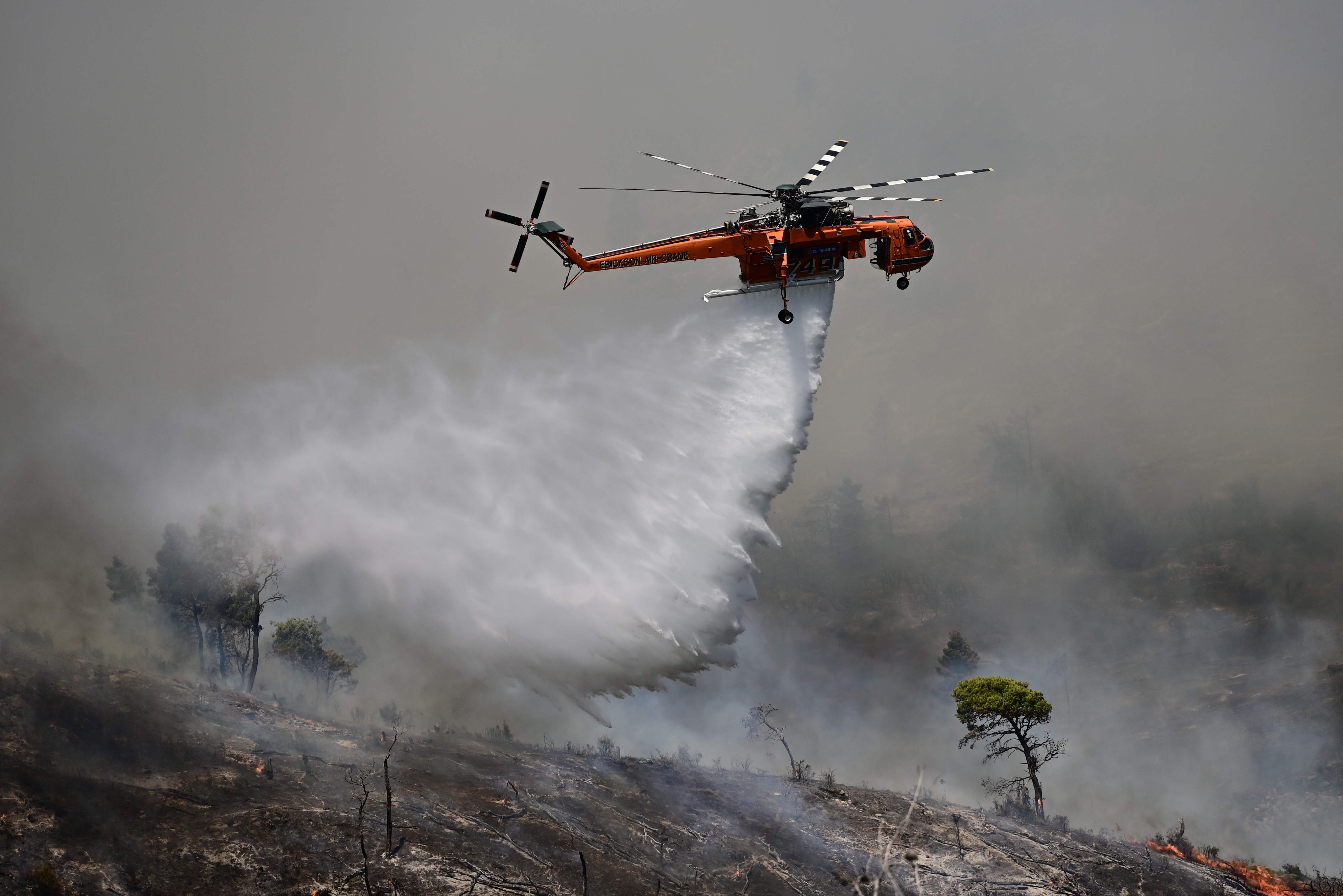 Τέσσερα canadair από Γαλλία και Ιταλία θα συνδράμουν στην κατάσβεση των πυρκαγιών