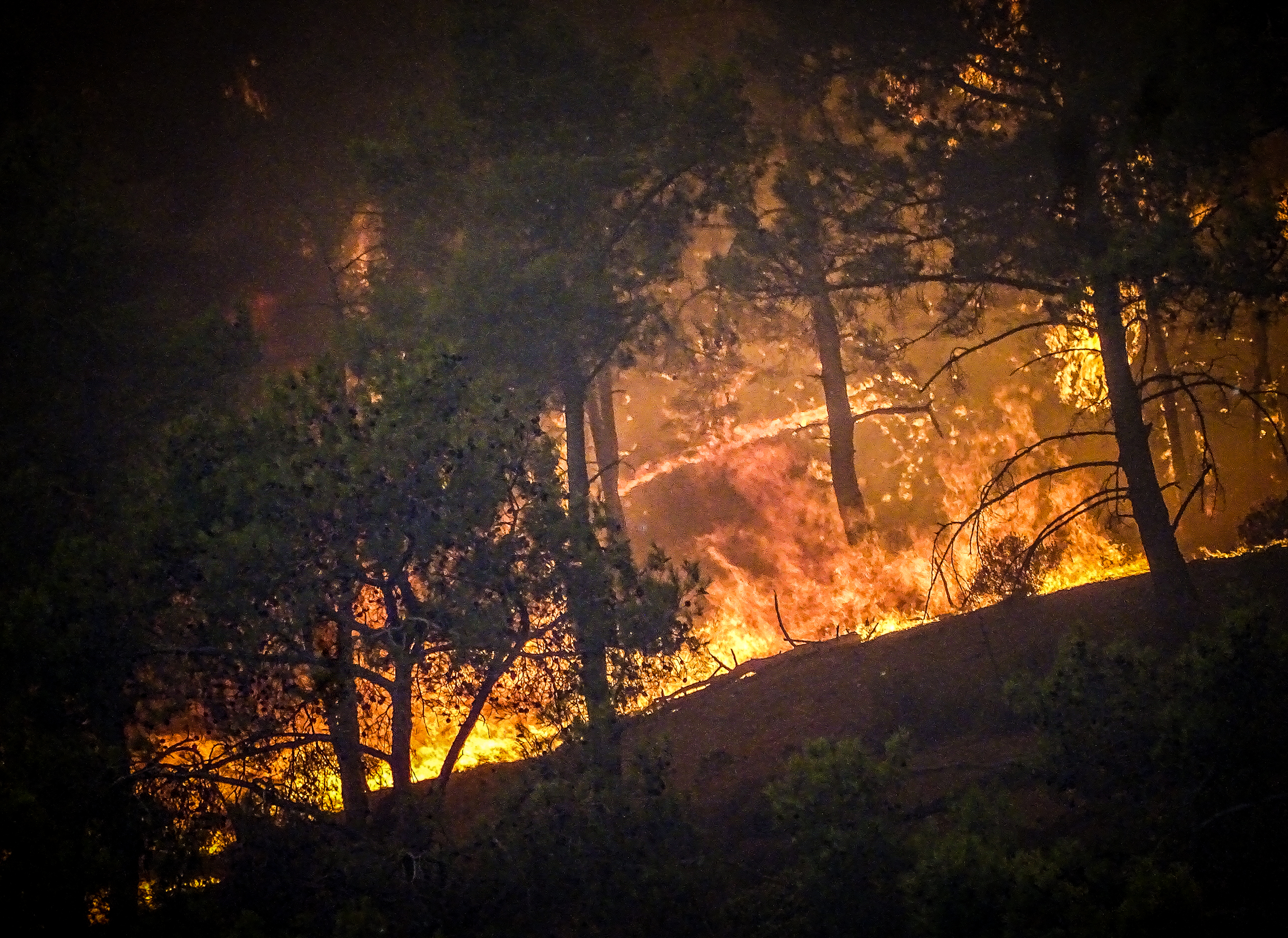Εισαγγελική παρέμβαση για την πυρκαγιά στη Ρόδο – Εντολή για έρευνα και στην Πυροσβεστική