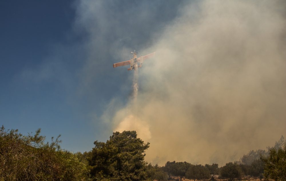 «Θα με στοιχειώνει για πάντα»: Συγκλονίζει ο εικονολήπτης της ΕΡΤ που κατέγραψε την πτώση του Canadair canadair