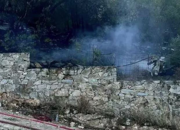 Πρωινός συναγερμός για φωτιά στην Κηφισιά κοντά σε σπίτια - Τέθηκε γρήγορα υπό έλεγχο (vid) φωτιά