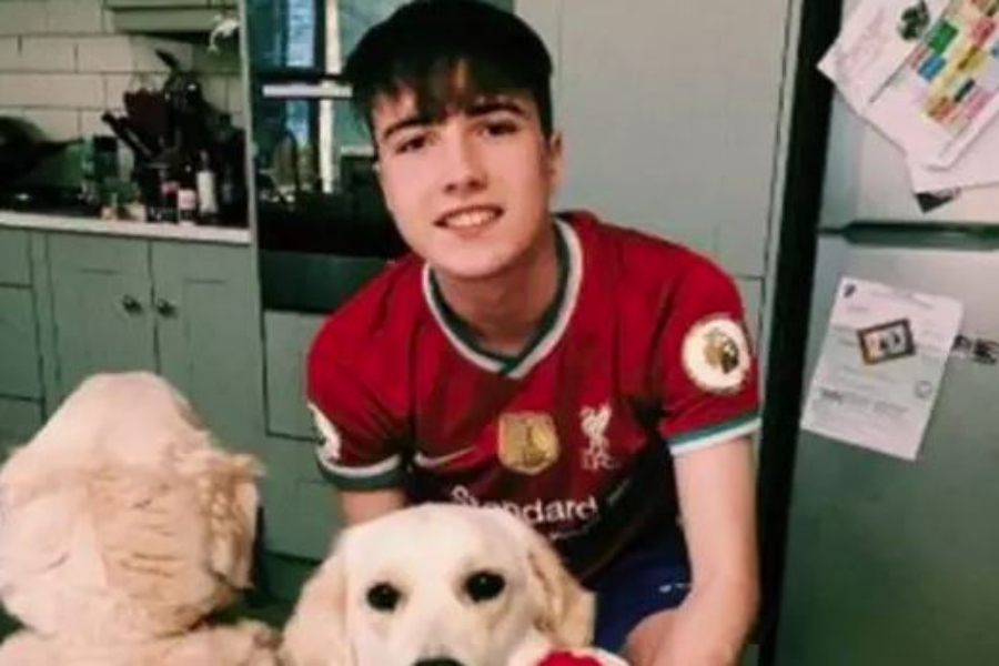 Ίος: Ο πατέρας του 18χρονου Ιρλανδού άκουσε στο τηλέφωνο τον γιο του την ώρα που κατέρρευσε